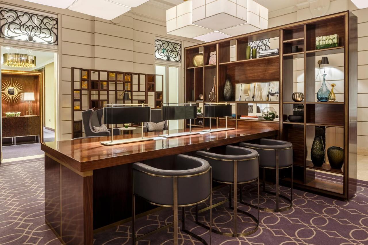 Corinthia Budapest Eksteriør billede The bar at the Concourse
