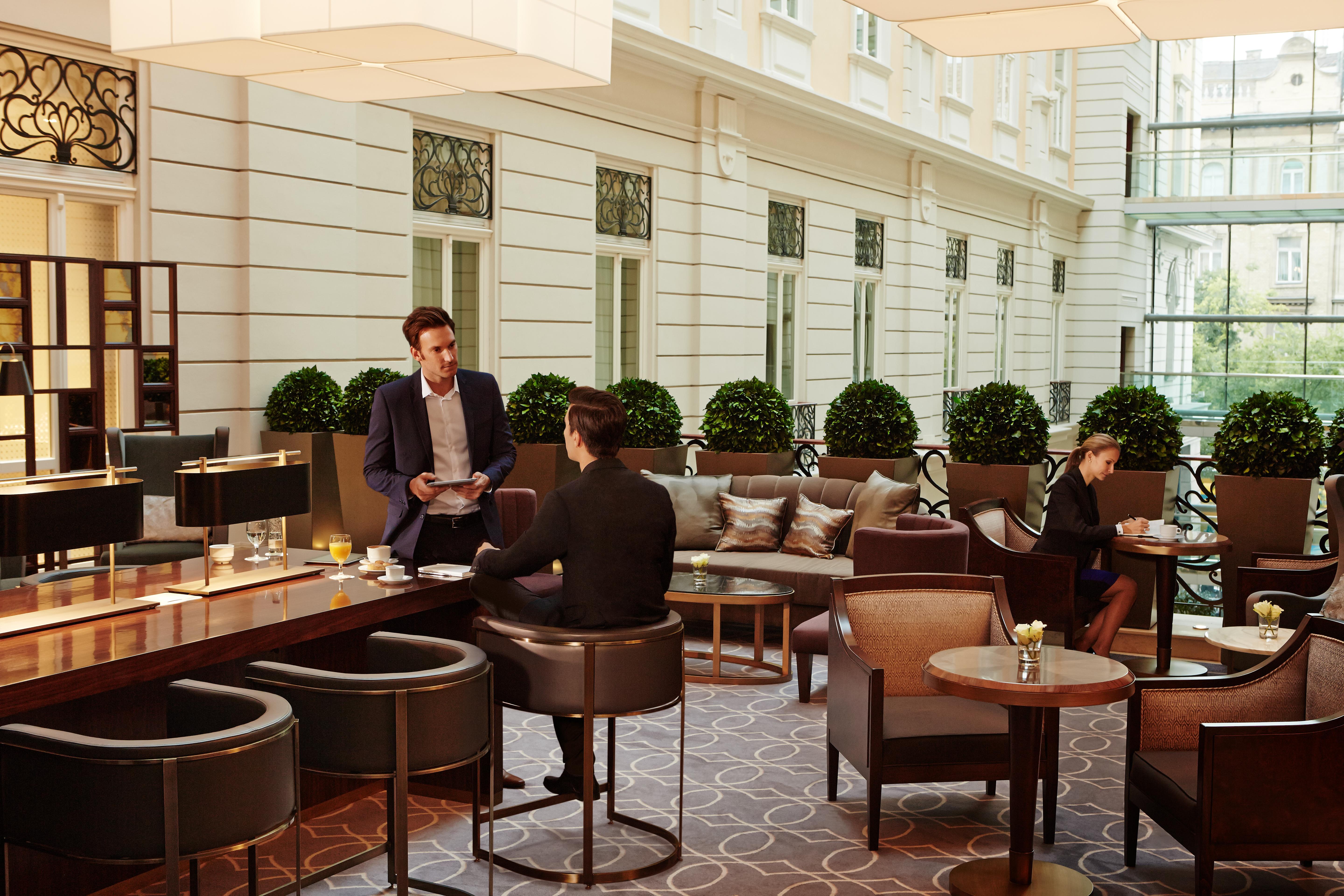 Corinthia Budapest Eksteriør billede The Concourse