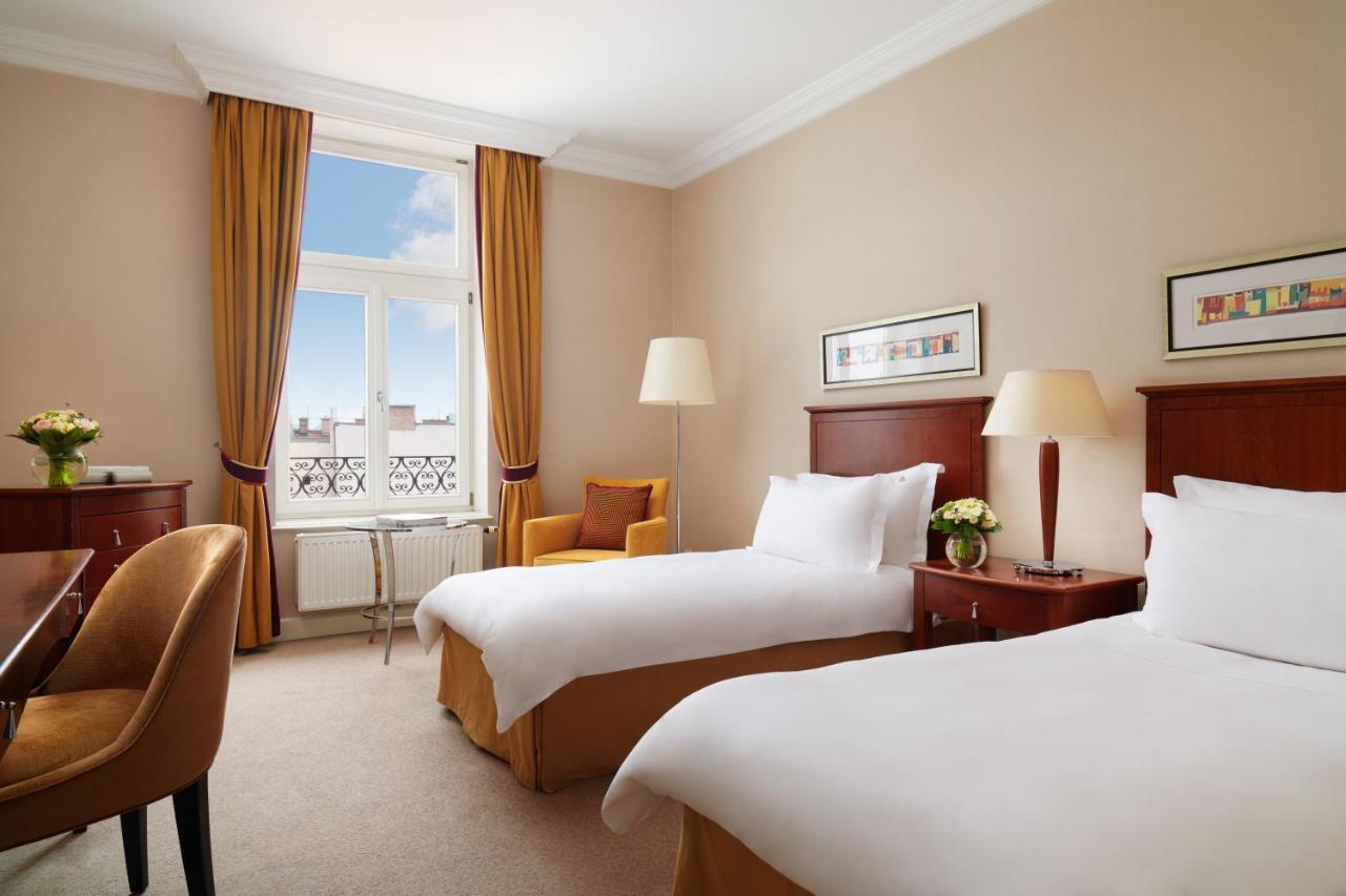 Corinthia Budapest Eksteriør billede A room at the InterContinental Prague